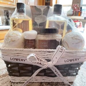 Lovery Vanilla Coconut Bath Set - Black and White